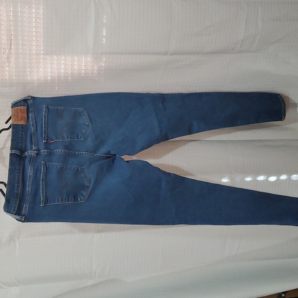 Levi's - Picture 3 of 4